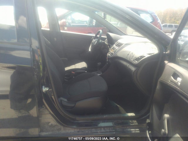 11746757 :رقم المزاد ، KMHCT5AE7FU230935 vin ، 2015 Hyundai Accent Gs مزاد بيع