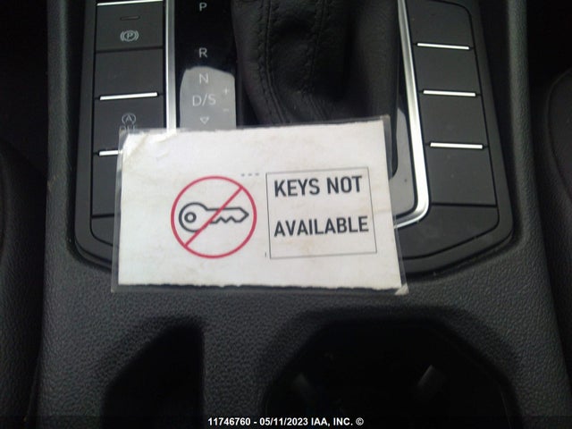 3VWE57BU8KM271868 Volkswagen JETTA SEL