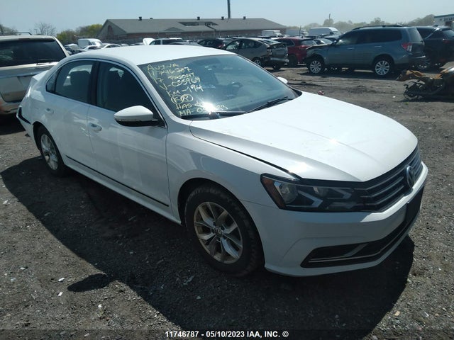 Volkswagen PASSAT S 2017 1VWAT7A39HC055969 Image 1