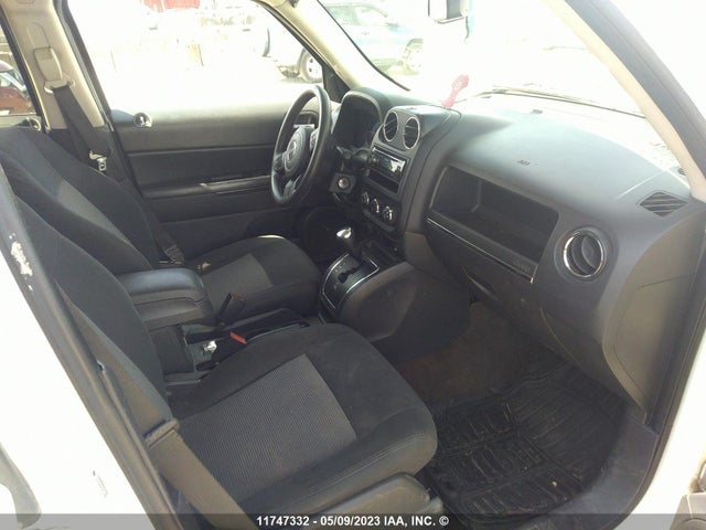 1C4NJRAB0ED819971 Jeep Patriot North