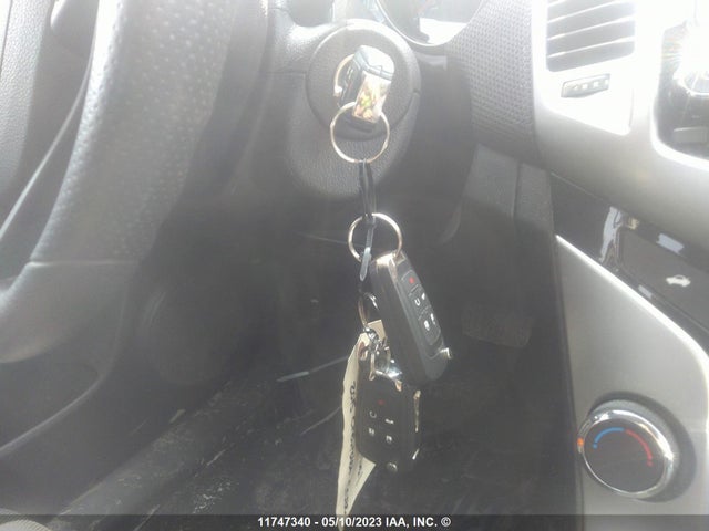 Chevrolet Cruze 1lt 2015 1G1PC5SB3F7258782 Image 3