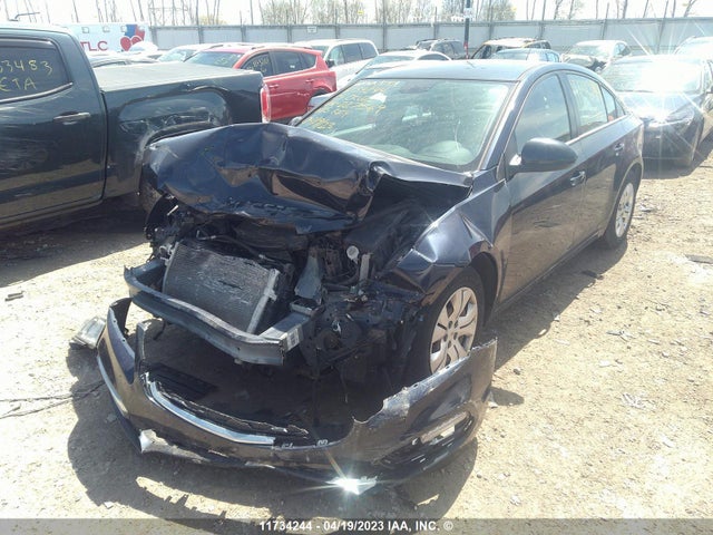 Chevrolet Cruze 1lt 2015 1G1PC5SB2F7227569 Image 2