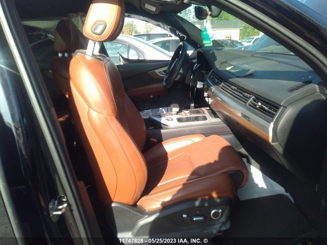 WA1WAAF73HD049550 Audi Q7 3.0t Technik