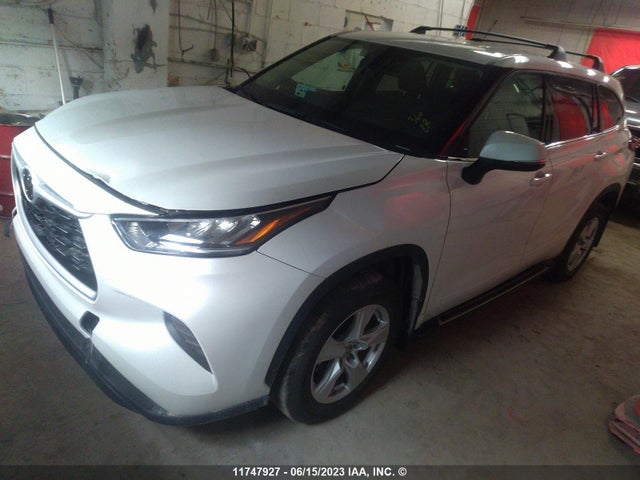 Toyota Highlander Le 2022 5TDBZRBH7NS589798 Image 2