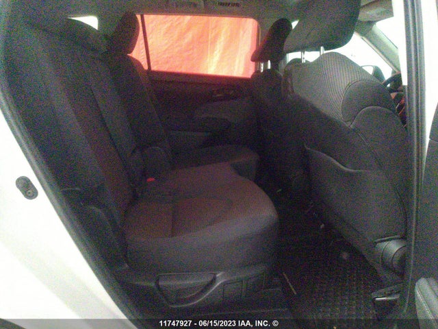 Toyota Highlander Le 2022 5TDBZRBH7NS589798 Image 8