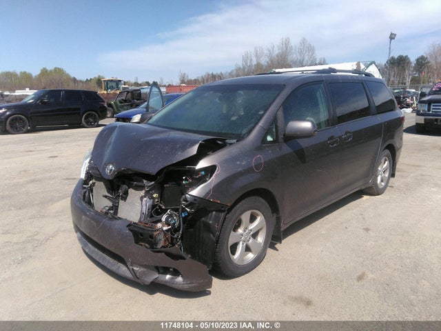 Toyota SIENNA LE 2015 5TDKK3DC0FS583524 Image 2