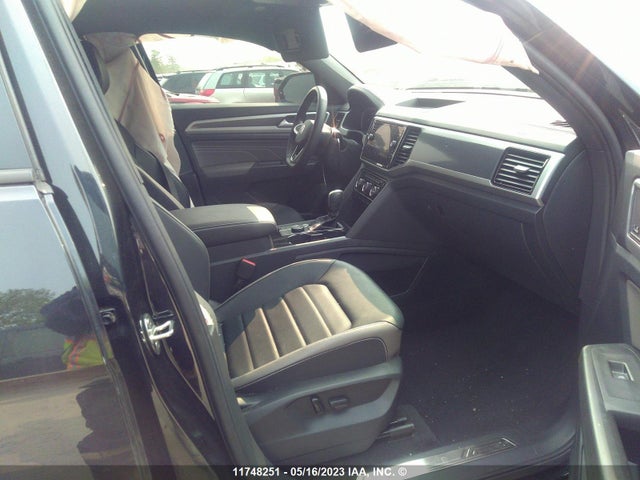 1V2AE2CA7NC225882 Volkswagen Atlas Cross Sport Se