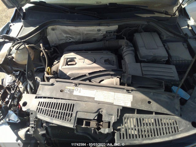 WVGMV7AX4HK017256 Volkswagen Tiguan Comfortline