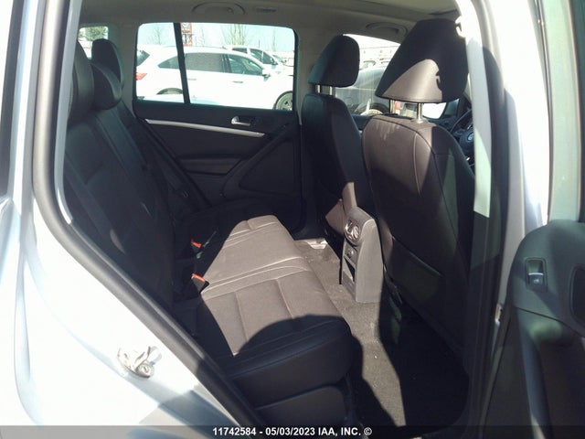 WVGMV7AX4HK017256 Volkswagen Tiguan Comfortline