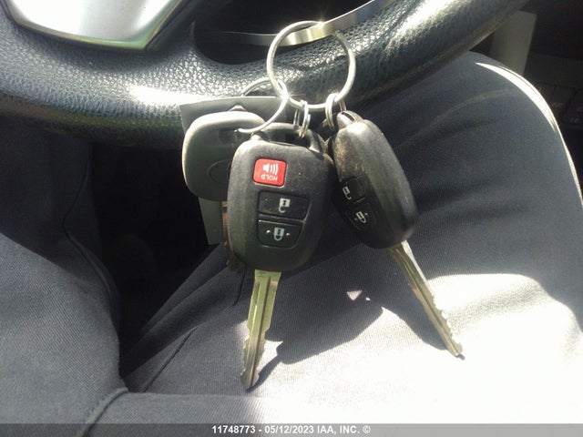 Toyota RAV4 LE 2015 2T3BFREV9FW349260 Image 11