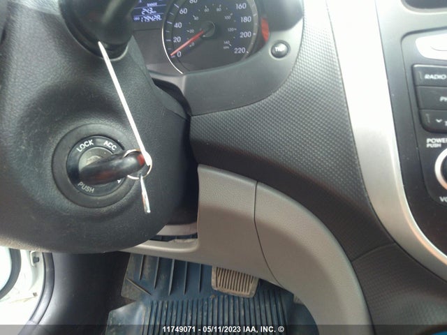 Hyundai ACCENT GL 2014 KMHCT4AE1EU720666 Image 3