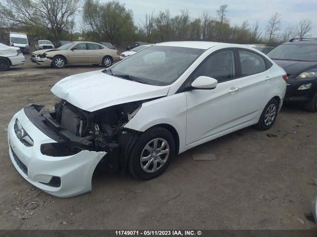 Hyundai ACCENT GL 2014 KMHCT4AE1EU720666 Image 2