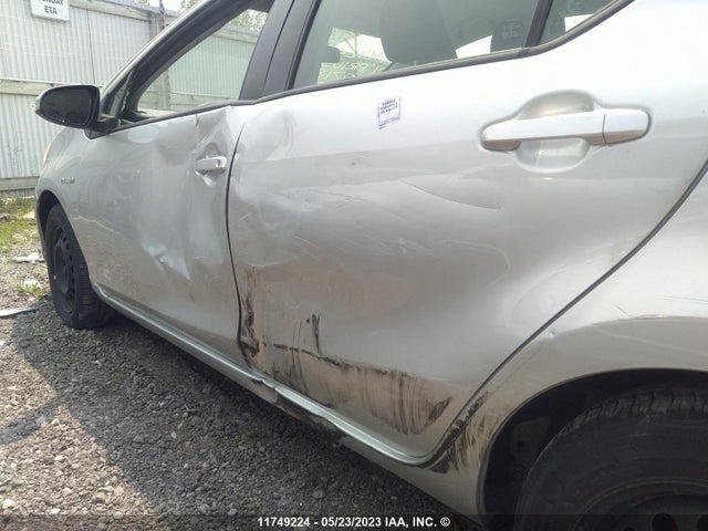 Toyota PRIUS 2014 JTDKDTB37E1571850 Image 4