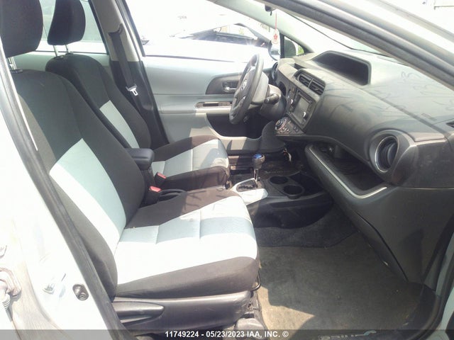 Toyota PRIUS 2014 JTDKDTB37E1571850 Image 7