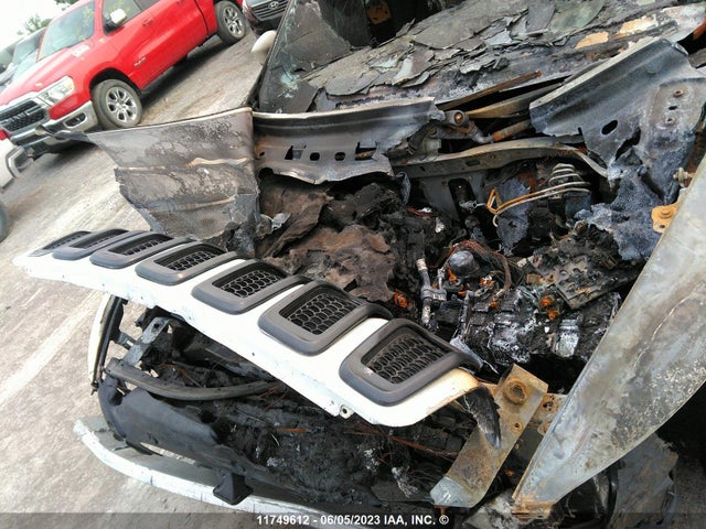1C4PJMCS4EW128875 Jeep Cherokee Latitude
