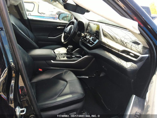 Toyota Highlander Xle 2021 5TDGZRBH2MS523163 Image 5