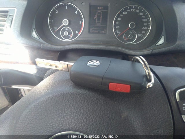 Volkswagen PASSAT SEL 2014 1VWCN7A36EC006260 Image 3
