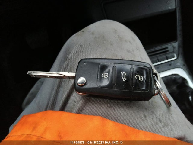 WVGJV7AXXFW520072 Volkswagen Tiguan S/se/sel/r-line