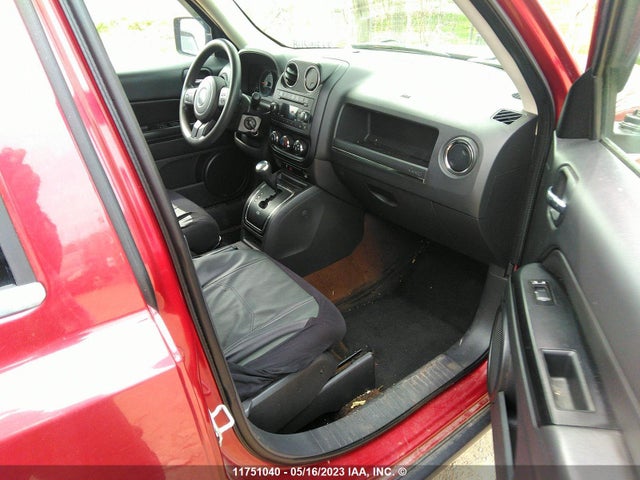 1C4NJRAB4ED568985 Jeep Patriot North