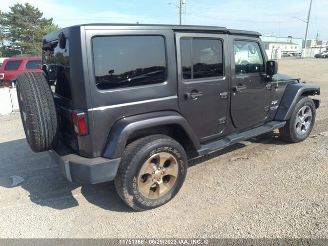 1C4BJWEG8JL843975 Jeep Wrangler Unlimited Sahara