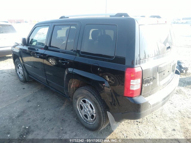1C4NJRABXGD580318 Jeep Patriot North