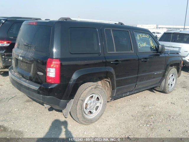 1C4NJRABXGD580318 Jeep Patriot North