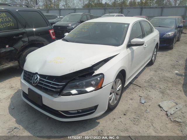 Volkswagen PASSAT 2014 1VWAN7A37EC113650 Image 2