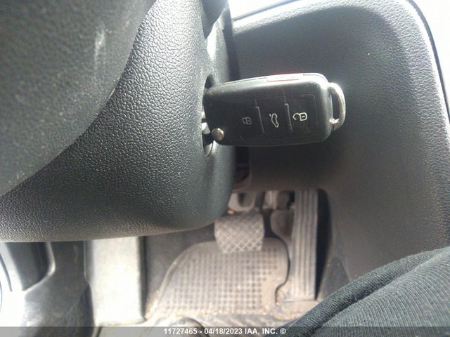 1VWAT7A3XHC056886 Volkswagen PASSAT S