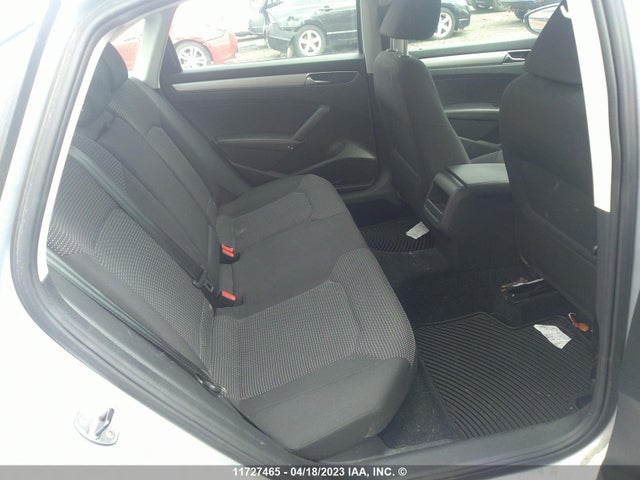 1VWAT7A3XHC056886 Volkswagen PASSAT S