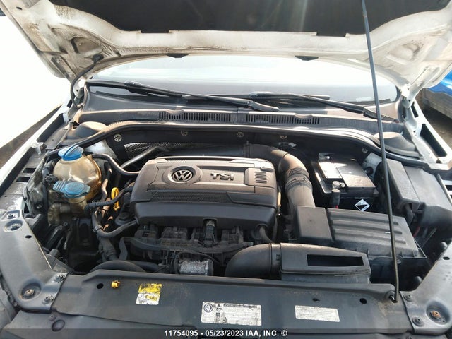 3VWD07AJ5FM212400 Volkswagen JETTA SE