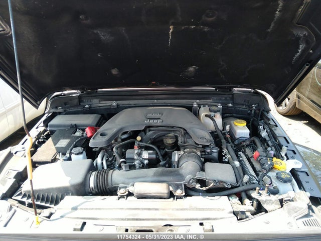 1C4HJXEG8MW721569 Jeep Wrangler Unlimited Sahara