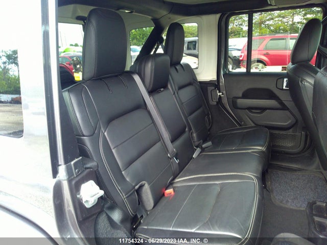 1C4HJXEG8MW721569 Jeep Wrangler Unlimited Sahara