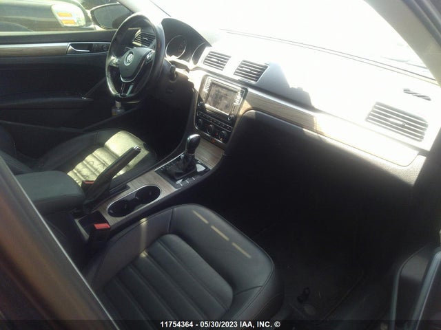 1VWCT7A38HC054708 Volkswagen Passat Sel Premium