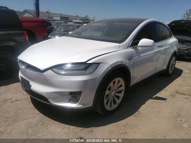 Tesla MODEL X 2019 5YJXCDE26KF182685 Image 2