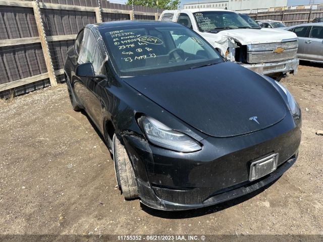 Auction sale of the 2022 Tesla Model Y, vin: 7SAYGDEE7NF494069, lot number: 11755352