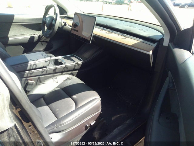 7SAYGDEE7NF494069 Tesla Model Y