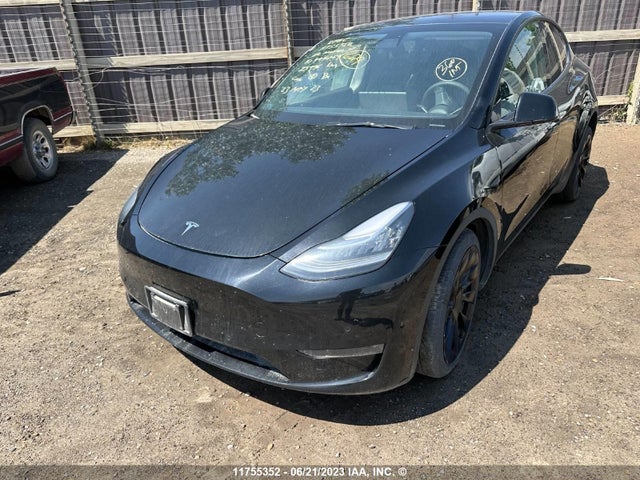 7SAYGDEE7NF494069 Tesla Model Y