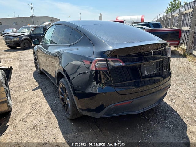 7SAYGDEE7NF494069 Tesla Model Y