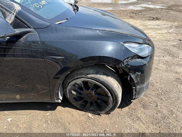 7SAYGDEE7NF494069 Tesla Model Y