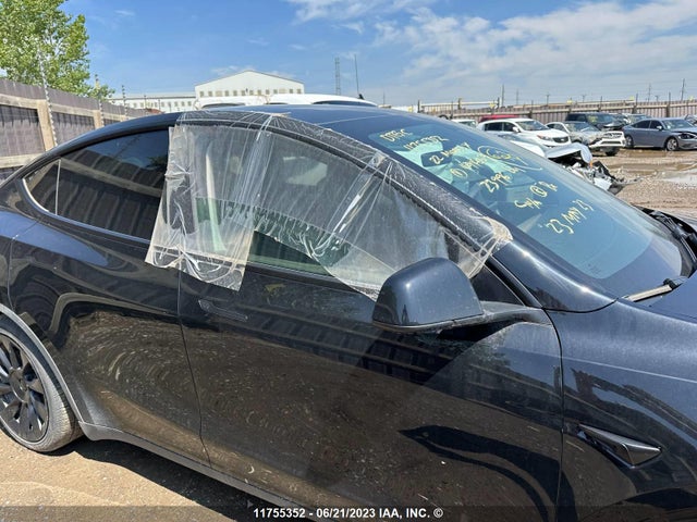 7SAYGDEE7NF494069 Tesla Model Y
