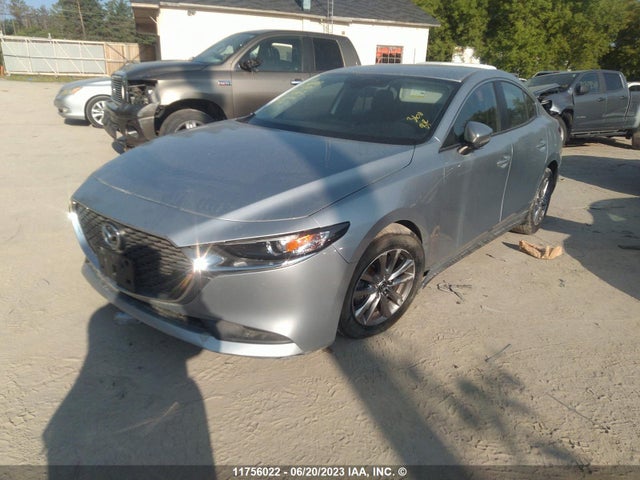 Mazda 3 2019 3MZBPAB71KM100237 Image 2