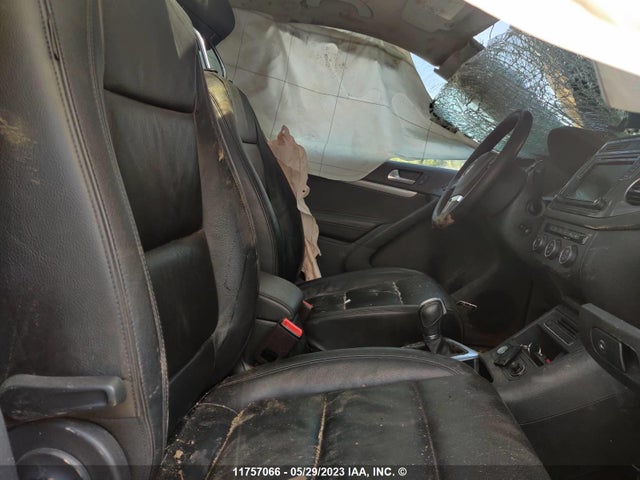WVGJV7AX7GW014104 Volkswagen TIGUAN