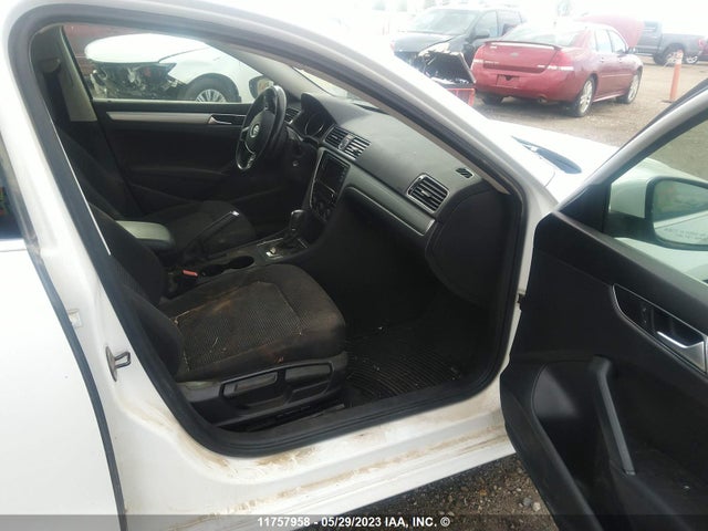 1VWAS7A34GC047408 Volkswagen Passat S/r-line