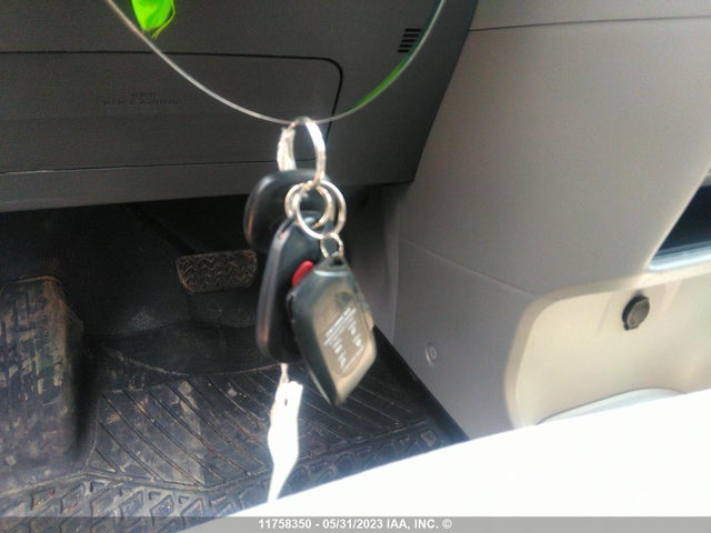 Toyota SIENNA LE 2020 5TDKZ3DCXLS063225 Image 3