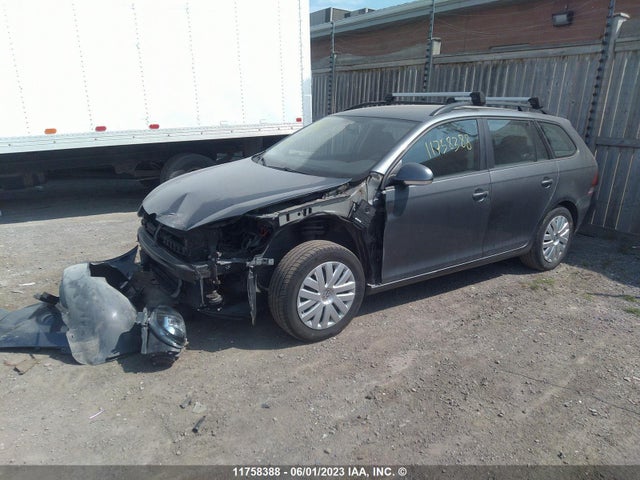 Volkswagen Golf 2.5 2014 3VWPX7AJ5EM615025 Image 2