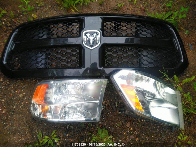1C6RR7TT3JS142240 RAM 1500 Slt