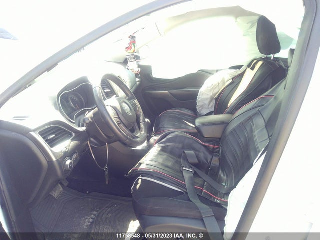 1C4PJMCB7KD279667 Jeep Cherokee Latitude
