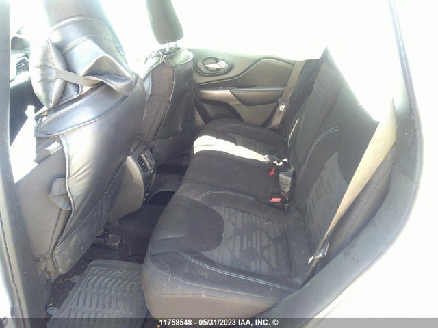 1C4PJMCB7KD279667 Jeep Cherokee Latitude