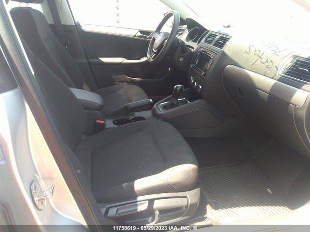 3VWD07AJ4FM339333 Volkswagen JETTA SE