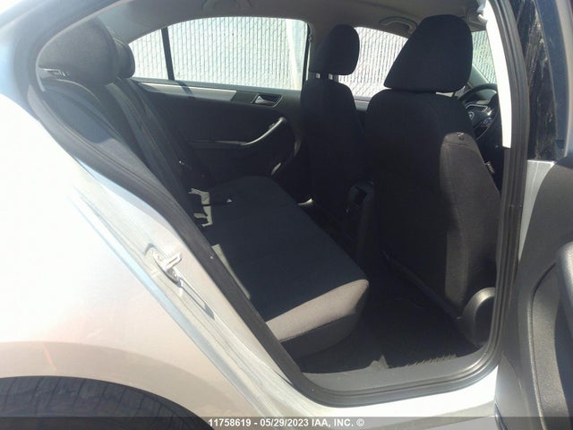 3VWD07AJ4FM339333 Volkswagen JETTA SE